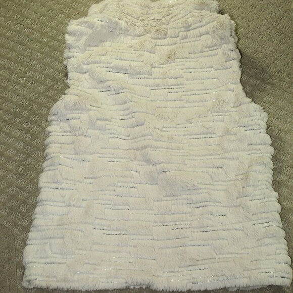 STUNNING! Milly Women's Size M Cream Faux Fur Silver Sequin Vest - Picture 2 of 5